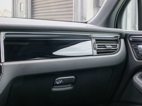 Certified 2026 Porsche Macan AWD/4WD image 14
