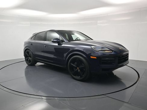 Used 2025 Porsche Cayenne Coupe AWD/4WD image 46