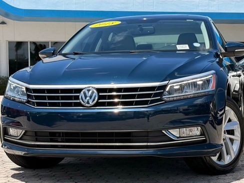 Used 2018 Volkswagen Passat 2.0T SE w/ SE Lighting Package FWD image 3