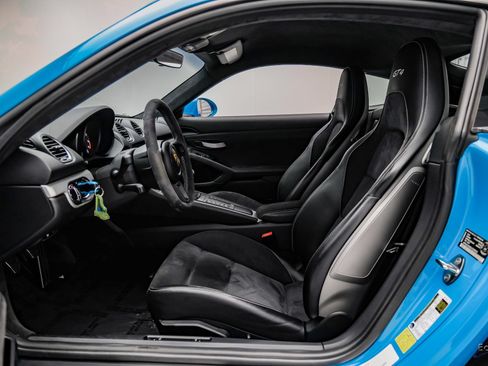 Used 2020 Porsche 718 Cayman GT4 RWD image 40
