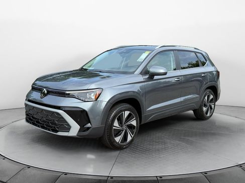 New 2026 Volkswagen Taos SE AWD/4WD image 3