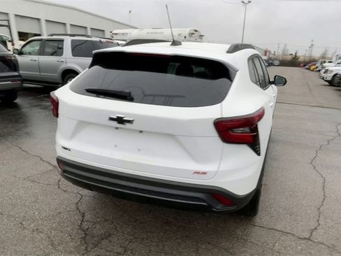 New 2026 Chevrolet Trax RS w/ Sunroof Package image 9