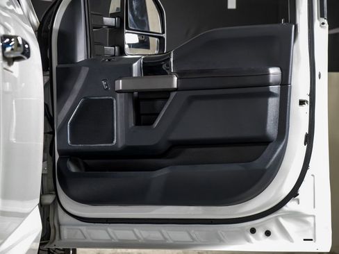 Used 2022 Ford F250 Platinum w/ FX4 Off-Road Package image 35