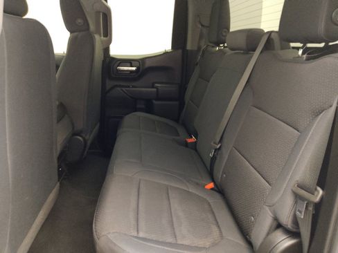 Used 2019 Chevrolet Silverado 1500 Custom w/ Custom Convenience Package RWD image 18