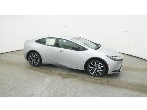 New 2025 Toyota Prius Plug-In Hybrid image 12