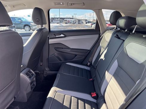 Used 2024 Volkswagen Taos SEL image 30