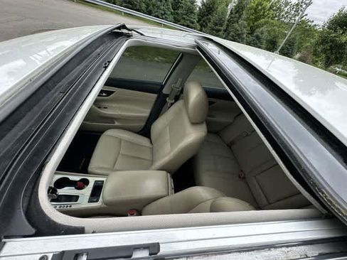 Used 2016 Nissan Altima 2.5 SL w/ 2.5 Technology Package FWD image 6