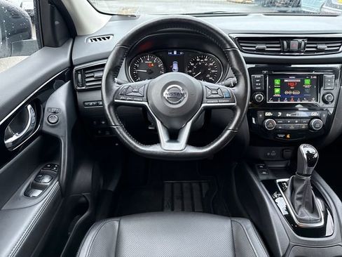 Used 2022 Nissan Rogue Sport SL image 17
