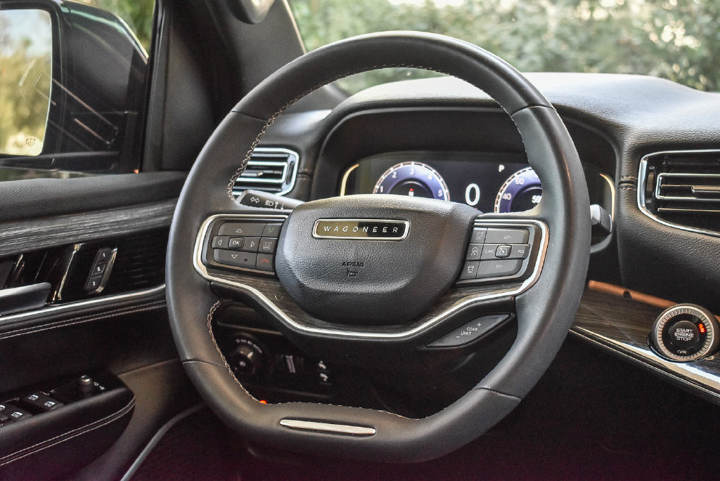Used 2022 Jeep Wagoneer Series II AWD/4WD image 14