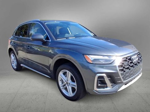 Used 2024 Audi Q5 e Premium Plus w/ Premium Plus Package AWD/4WD image 2