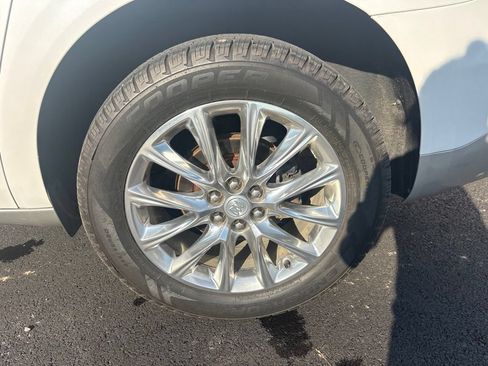 Used 2018 Buick Enclave Premium w/ Experience Buick Package FWD image 21
