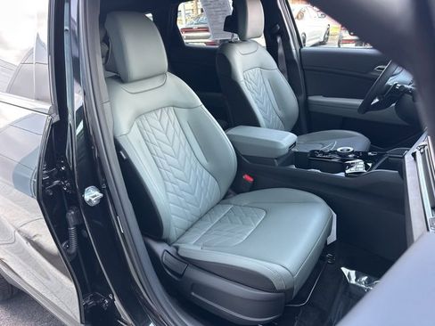 Used 2025 Kia Sportage X-Line image 36