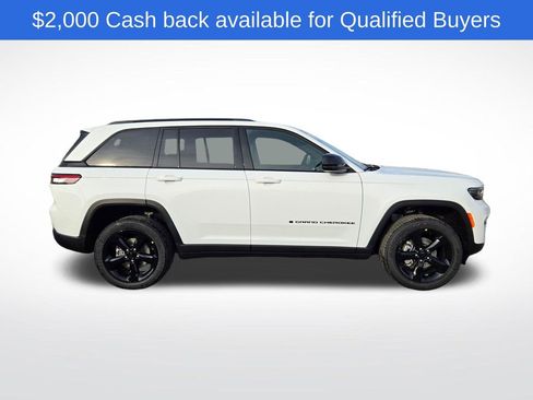 New 2025 Jeep Grand Cherokee Altitude image 2
