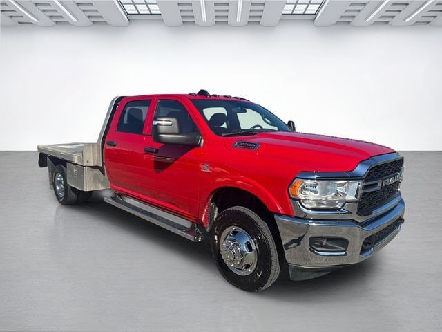 Used 2024 RAM 3500 Tradesman w/ Chrome Appearance Group AWD/4WD image 2