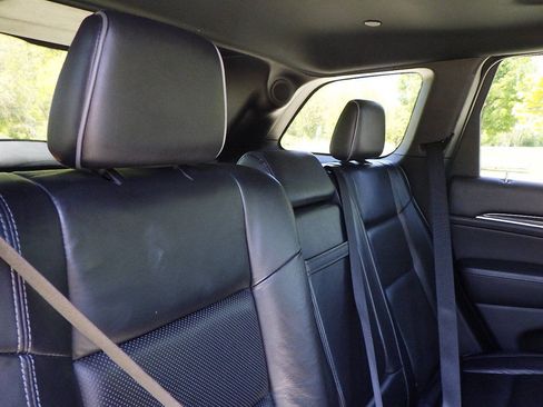 Used 2019 Jeep Grand Cherokee Overland AWD/4WD image 20