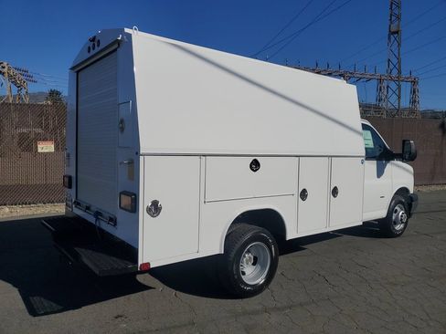 New 2026 Chevrolet Express 3500 w/ Power Convenience Package RWD image 4