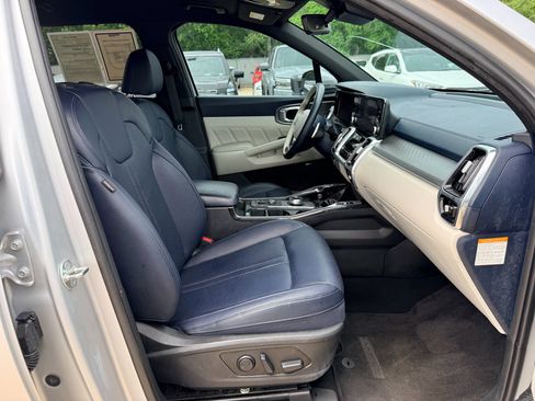 Used 2023 Kia Sorento SX Prestige AWD/4WD image 12