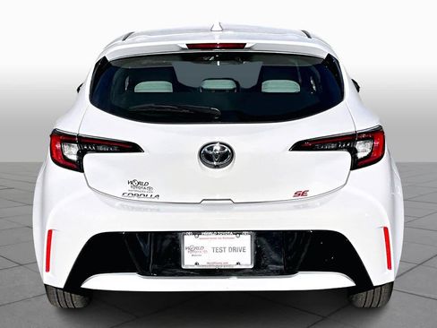 Used 2025 Toyota Corolla SE image 4