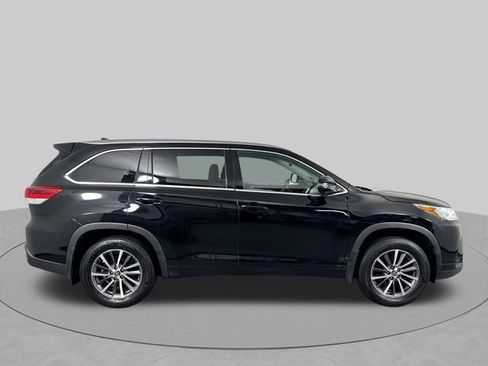 Used 2017 Toyota Highlander XLE AWD/4WD image 37