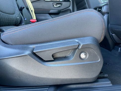 Used 2025 Honda Pilot Sport image 34