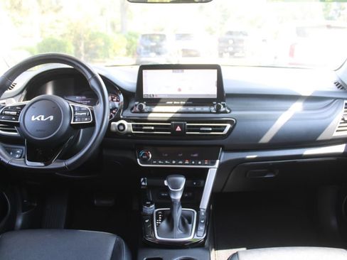 Certified 2023 Kia Seltos SX w/ SX Sunroof Package AWD/4WD image 23