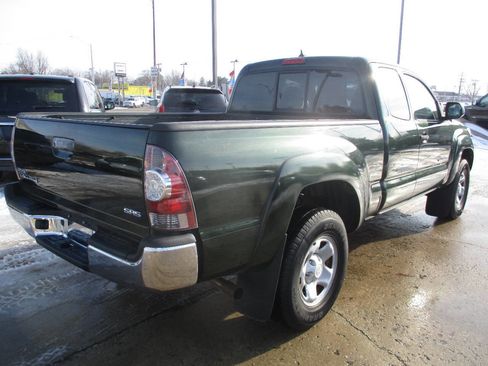 Used 2014 Toyota Tacoma Base 4x4 4dr Access Cab 6.1 ft image 7