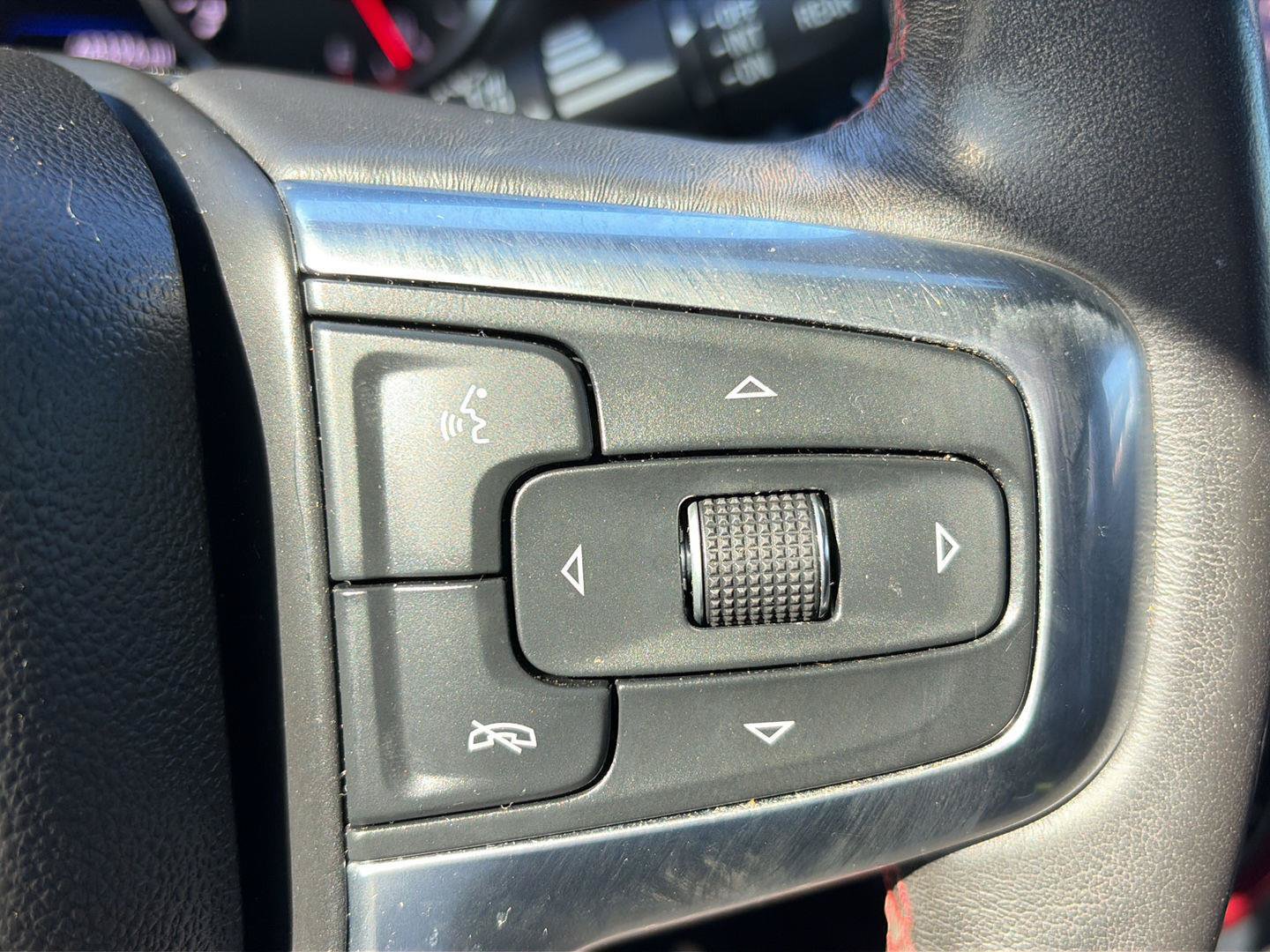 Used 2019 Chevrolet Blazer RS w/ Sun and Wheels Package FWD image 31