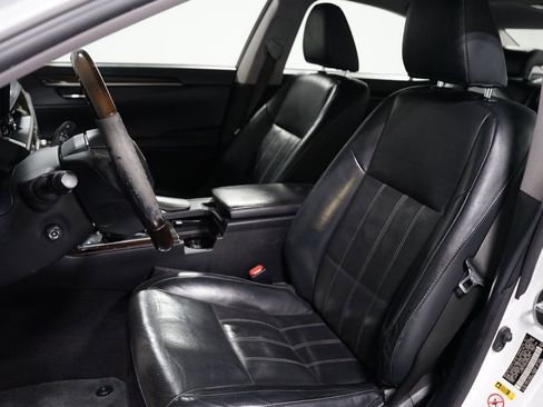 Used 2017 Lexus ES 350 w/ Luxury Package image 6