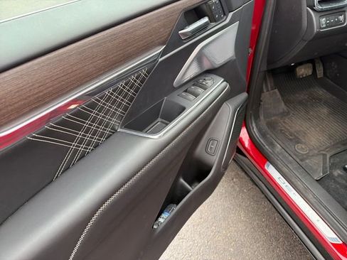 Used 2024 GMC Acadia Denali w/ Super Cruise Package image 12