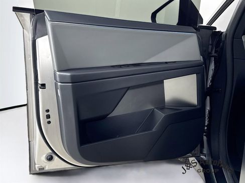 Used 2025 Tesla Cybertruck AWD Crew Cab image 23