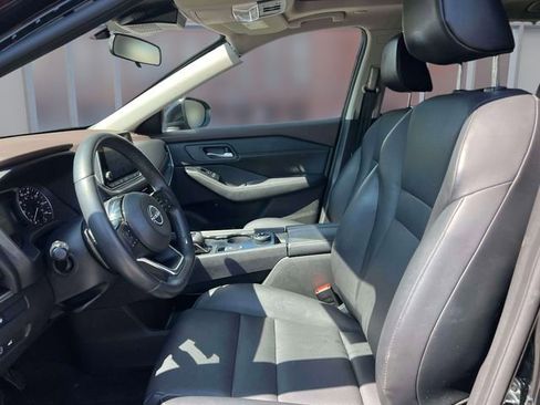 Used 2023 Nissan Rogue SV w/ SV Premium B Package image 16