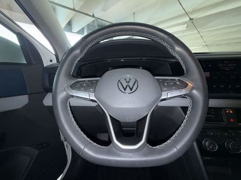 Certified 2023 Volkswagen Taos SE FWD image 15