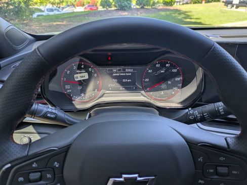 New 2026 Chevrolet Trax RS w/ Sunroof Package FWD image 15