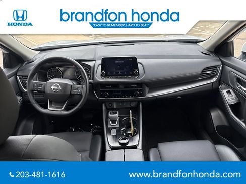 Used 2025 Nissan Rogue SV w/ SV Premium Package AWD/4WD image 12
