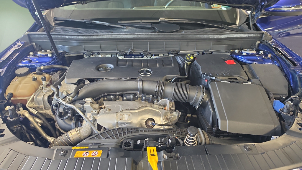 Used 2020 Mercedes-Benz GLB 250 4MATIC image 11