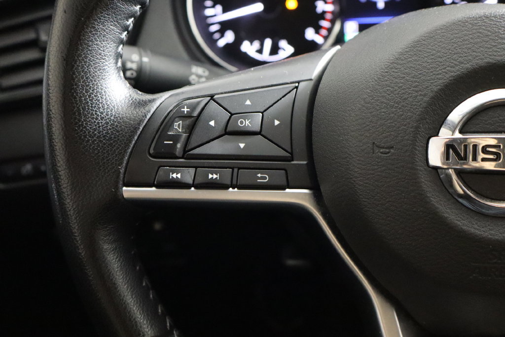 Used 2020 Nissan Rogue SV w/ Premium Package FWD image 8