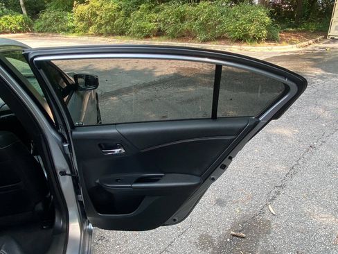 Used 2017 Honda Accord Sport image 40