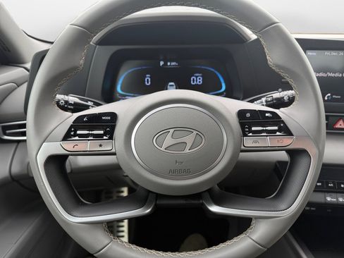 Certified 2025 Hyundai Elantra Sport image 10