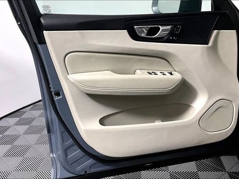 Used 2023 Volvo XC60 B5 Plus w/ Climate Package AWD/4WD image 23
