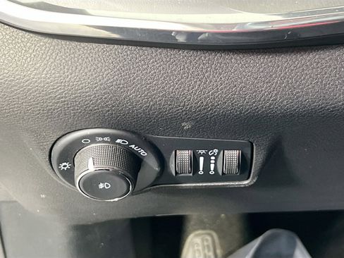 Used 2022 Jeep Compass Limited image 10