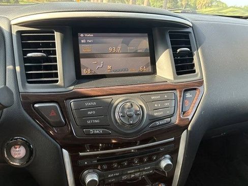 Used 2014 Nissan Pathfinder SL FWD image 8