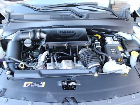 Used 2023 Jeep Compass Latitude AWD/4WD image 40