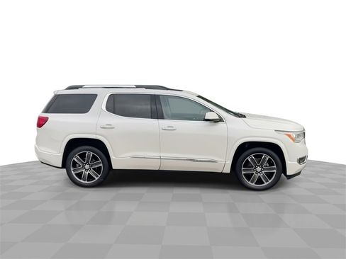 Used 2018 GMC Acadia Denali w/ Technology Package image 9