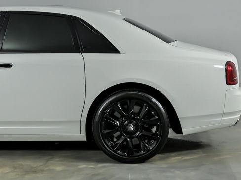 Used 2016 Rolls-Royce Ghost RWD image 9