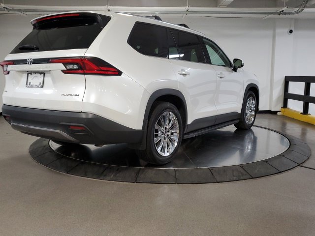 Used 2025 Toyota Grand Highlander AWD image 9