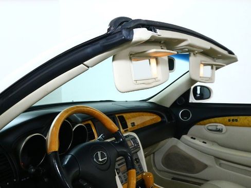 Used 2003 Lexus SC 430 Convertible image 24