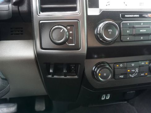 Used 2019 Ford F250 XLT w/ XLT Value Package AWD/4WD image 17