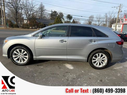 Used 2015 Toyota Venza XLE image 4