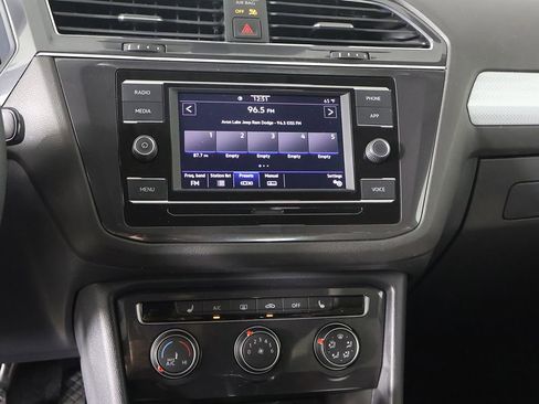 Used 2023 Volkswagen Tiguan S image 41