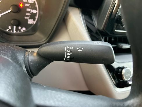 Used 2024 Toyota Corolla LE FWD image 18